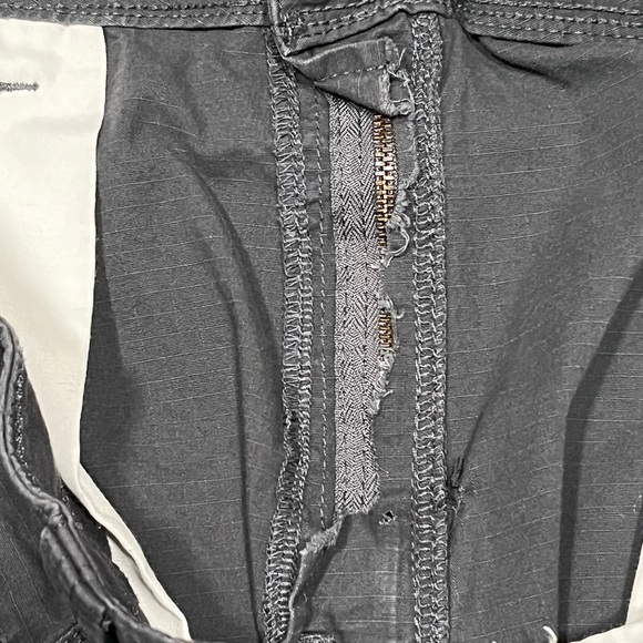 NWOT Defects Mens 36R Wrangler Cargo Shorts Gray Relaxed Fit Casual Outdoors - Picture 6 of 12